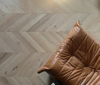 invisible-finish-lightly-brushed-matt-lac-14-3-x-90mm-chevron-engineered-lifestyle-10